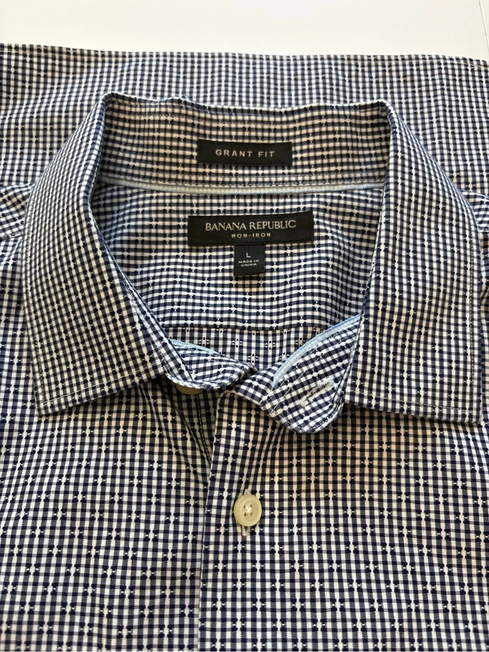 Banana Republic Grant Fit Men's Navy and White Micro-Check Dress Shirt Large